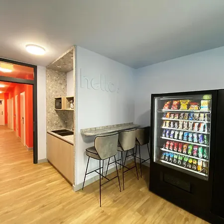 Living فندق فالدورن